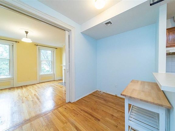4th image of 264 3rd St APT 2L