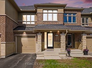303 Lipizzaner St, Ottawa, ON K2S 0X8