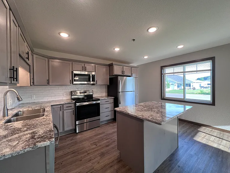 Gateway Place Apartments — Photo 55