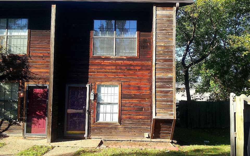 2nd image of 1376 N Oakland Ave