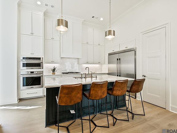 3rd image of 3056 Pointe Marie Dr