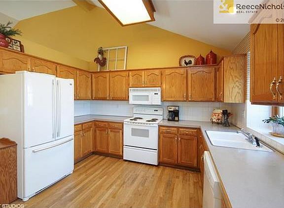 5th image of 2709 NE Field Creek Ct