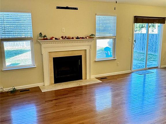 4th image of 11925 Loxley Ln