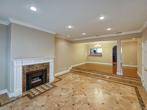 5th image of 13948 Moorpark St APT 2