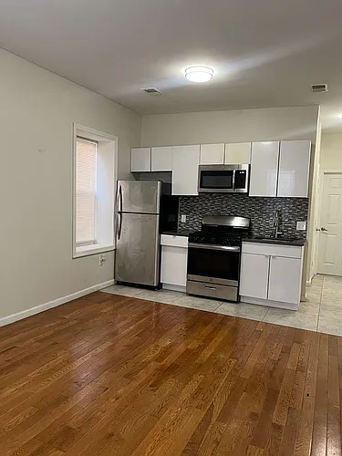 138 Harrison St #1B Photo 1