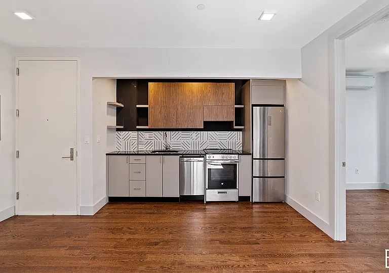 311 Woodbine St #2A — Photo 8