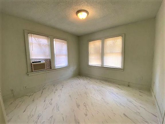 3rd image of 2721 S Klein Ave