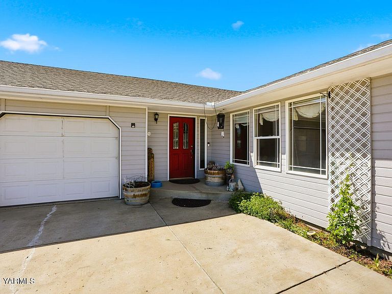 Listing photo 5