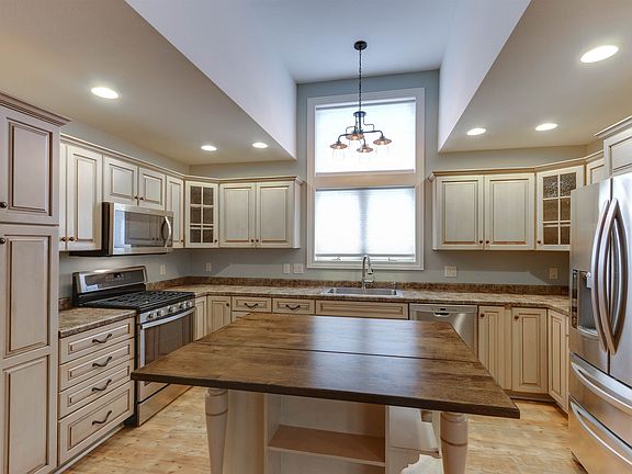 2nd image of 1145 Ivanhoe Ct