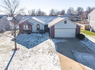 8314 Castle Pines Pl, Fort Wayne, IN 46835
