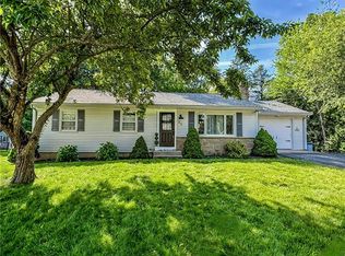 65 Bayberry Ln, East Greenwich, RI 02818