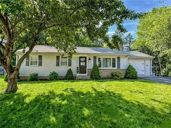 65 Bayberry Ln, East Greenwich, RI 02818