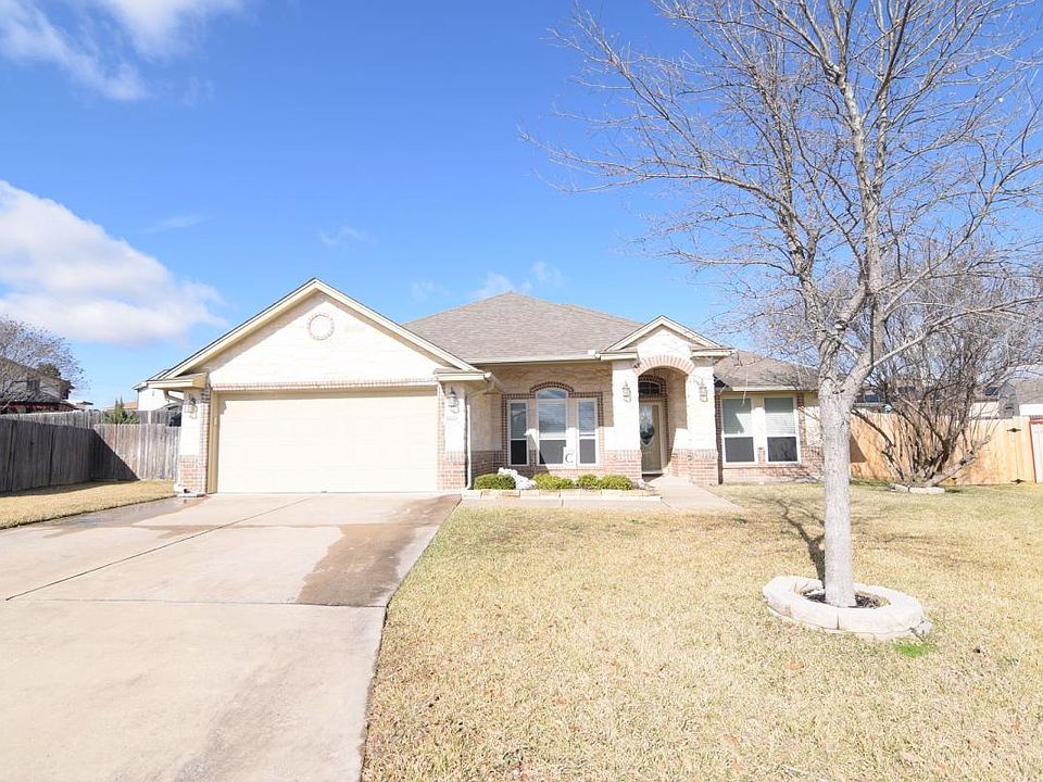 1st image of 1900 Yuma Cir
