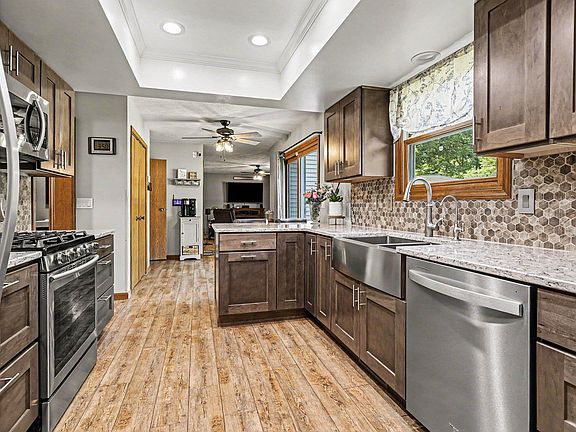 5th image of 18309 Burton Ct
