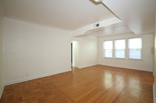 2nd image of 743 Westwood Dr #1-Z