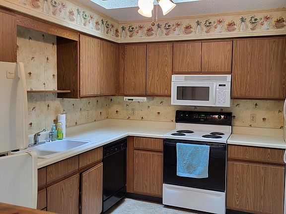 5th image of 1814 E 38th Street Ct #6D