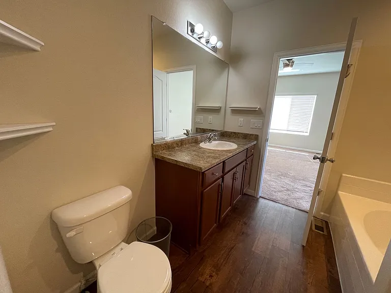 540 Colins Ct — Photo 11