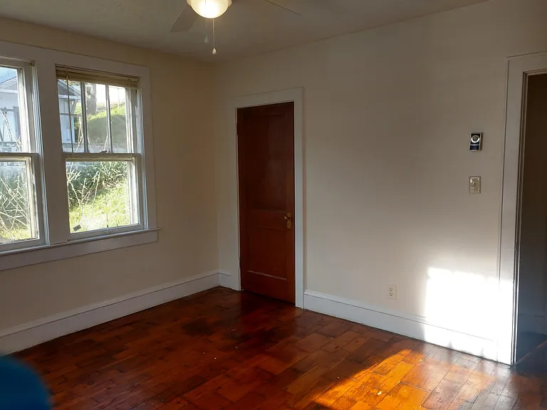 104 Tolbert St — Photo 5