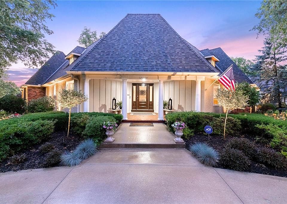 1st image of 12854 Pembroke Cir