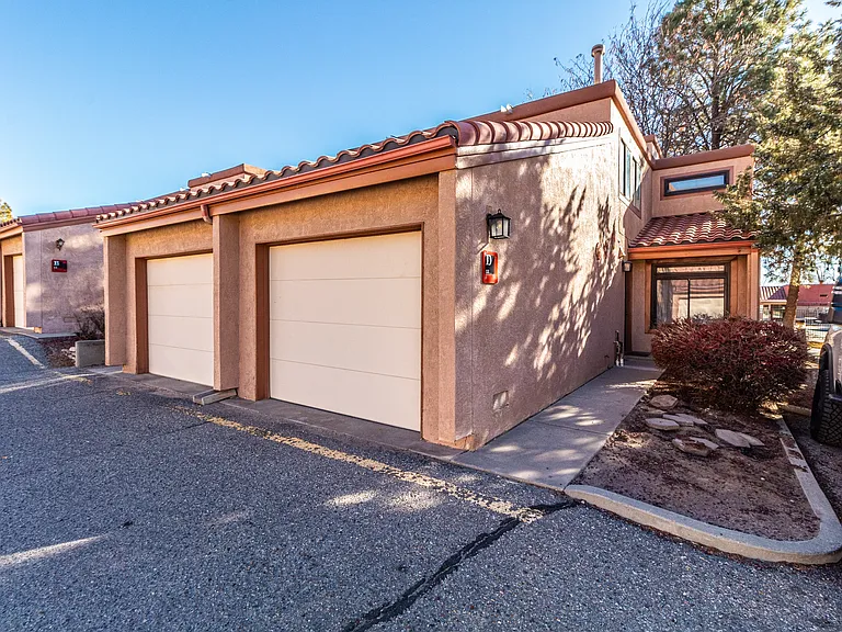 5200 Villa View Dr #13D — Photo 1