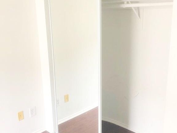 4th image of 1735 Peyton Ave #2991