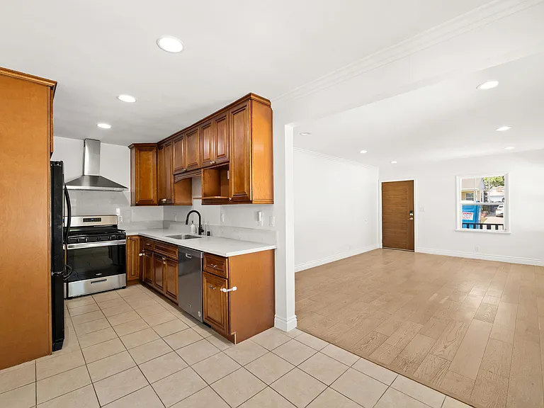 424 Locust St — Photo 15