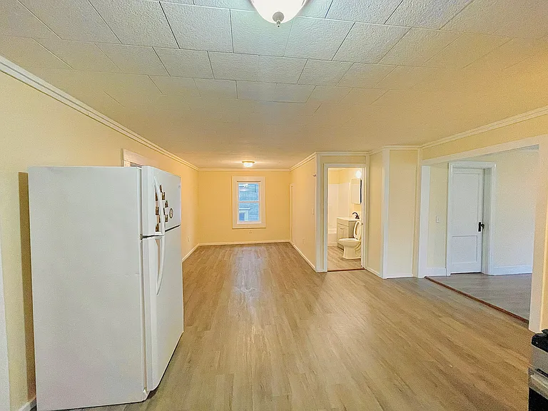 33 Follett St #B — Photo 23