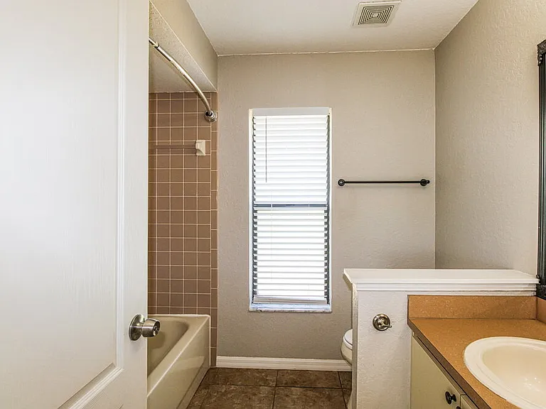 13114 Scottville St — Photo 15