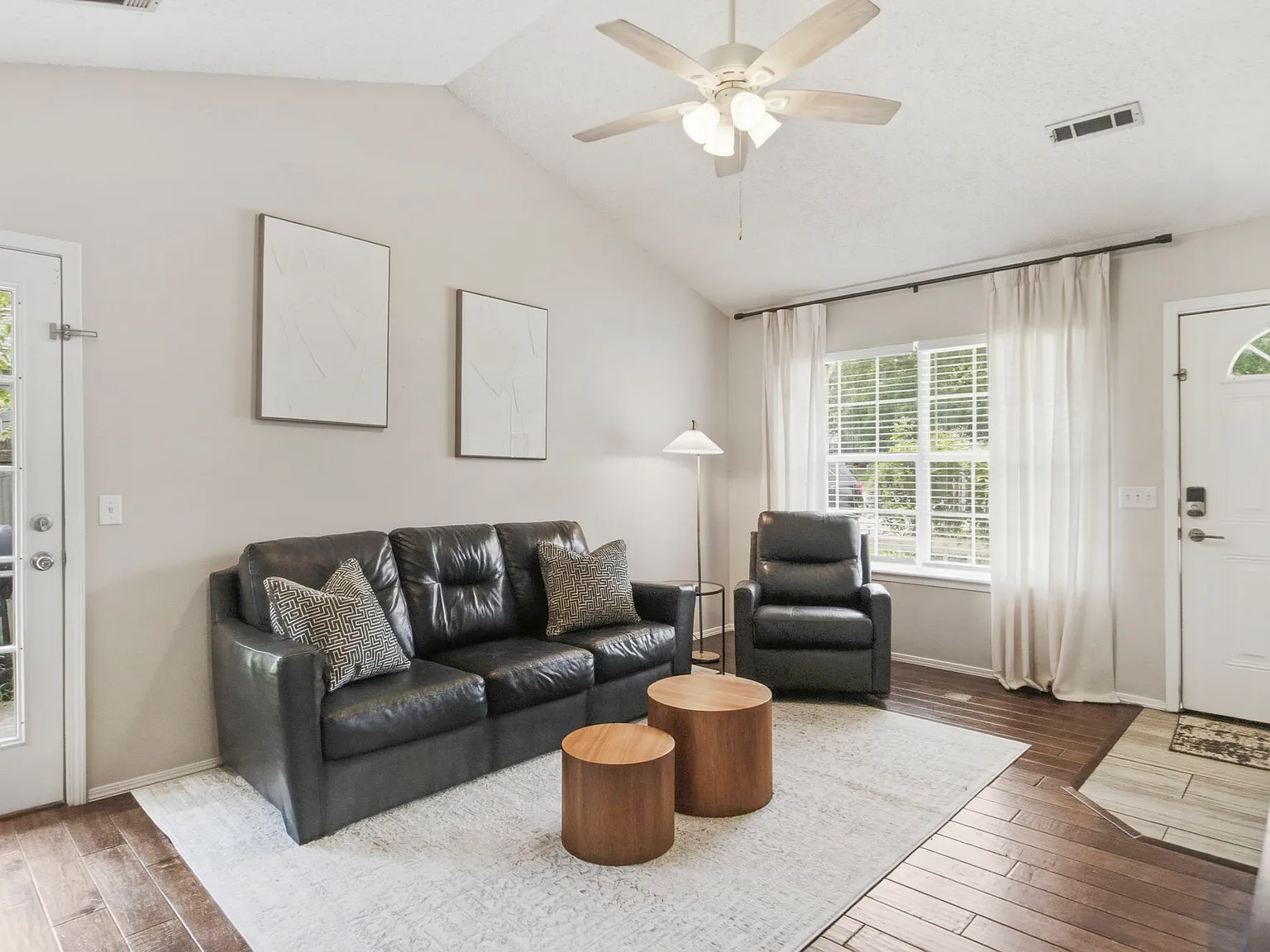 3111 W Woodfield Way — Photo 4