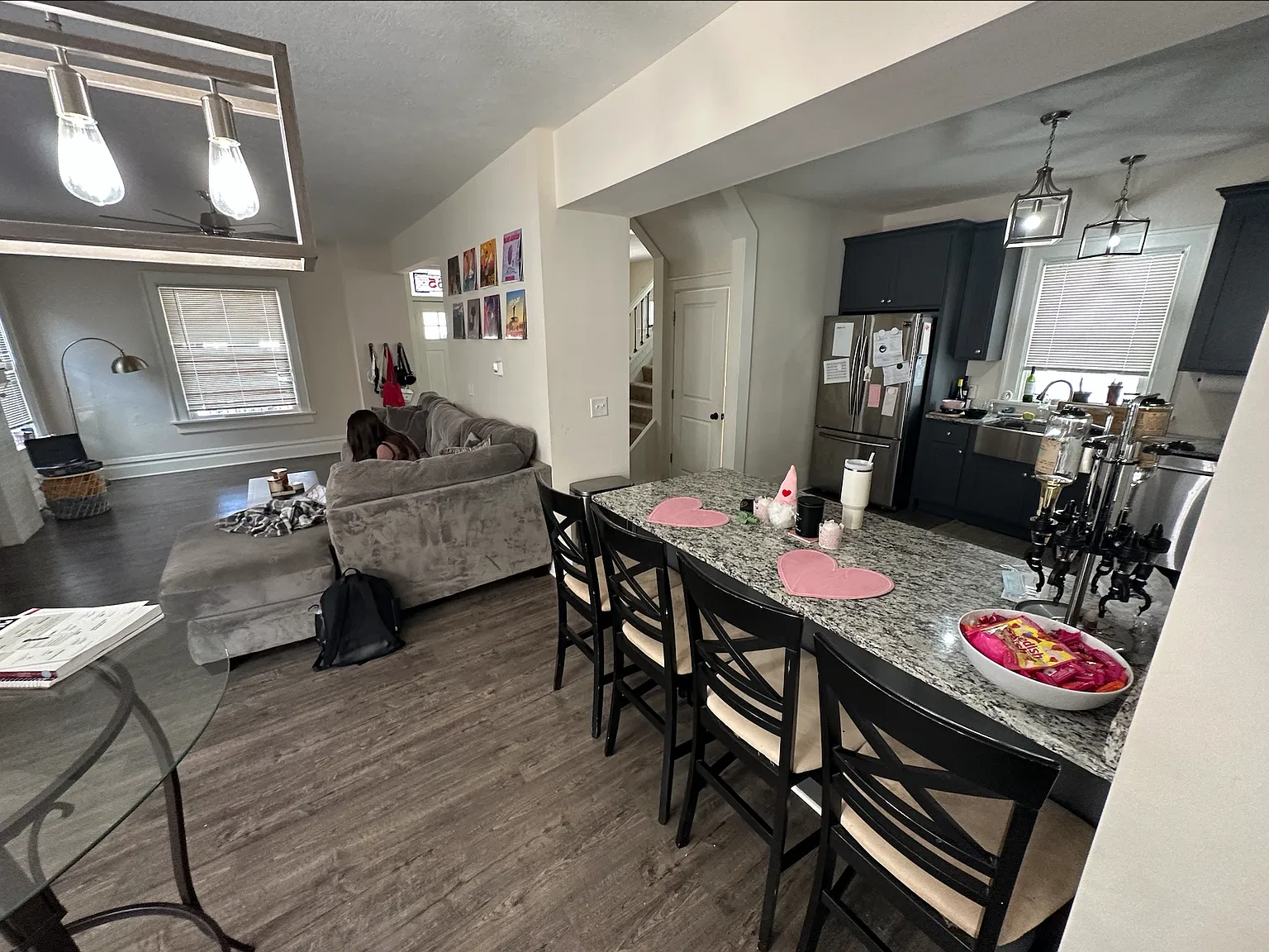 4 bed, 2.5 bath, 1900 sqft, $2,800 — Photo 3