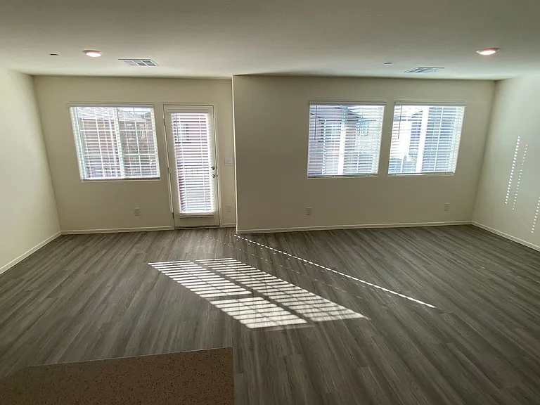 7850 Aurora Sky St #1 — Photo 15