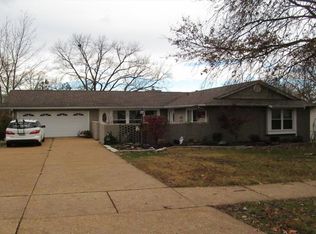 445 Brass Lamp Dr, Ballwin, MO 63011