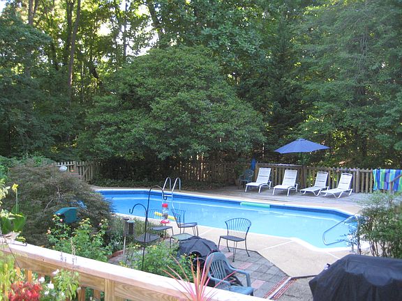 2nd image of 214 Maxwell Ln