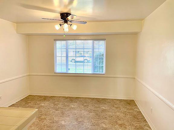 4th image of 2260 El Camino Dr
