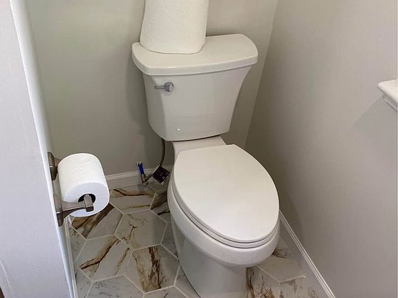 3rd image of 2942 Minot Ave #1