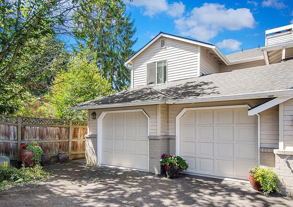 1st image of 317 7th Ave S