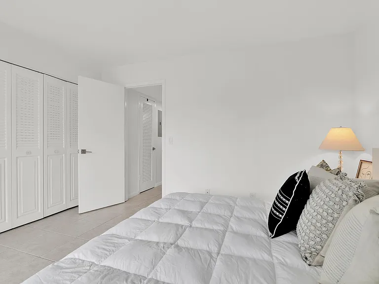 175 Fanshaw E — Photo 18