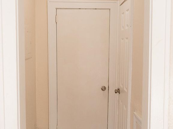 3rd image of 515.5 N Monroe St