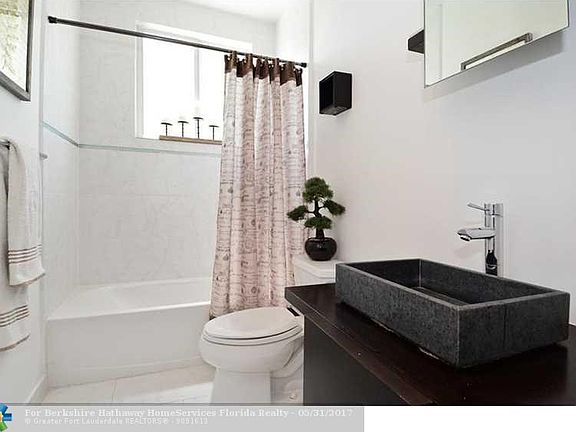 5th image of 824 NE 19th Ave #824