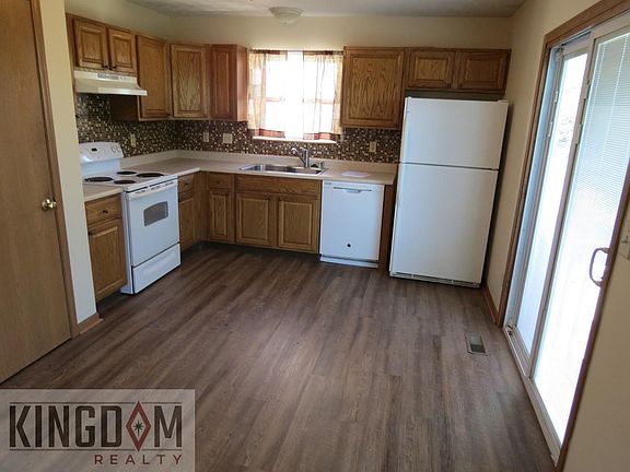 5th image of 4276 Nipigon Dr