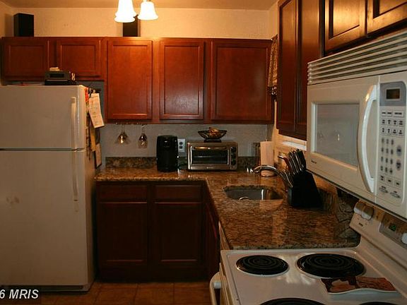 3rd image of 1000 Phillip Dr