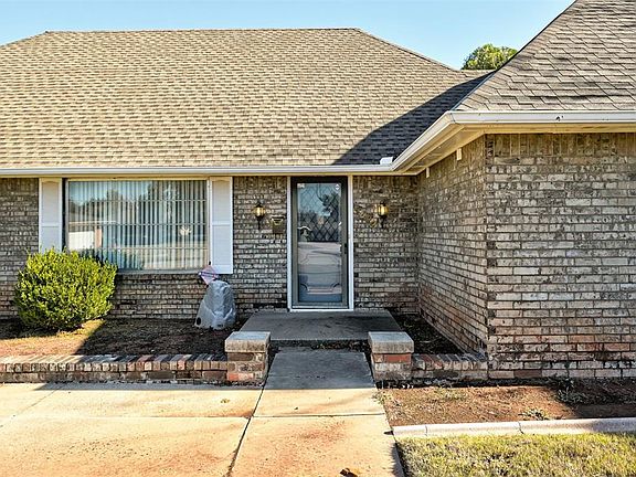 5th image of 2820 NW 115th Pl