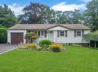 87 Southern Blvd, Hauppauge, NY 11788