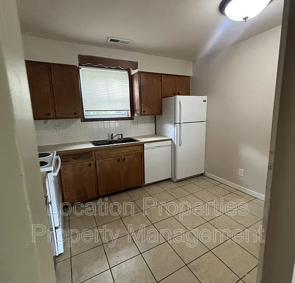 2428 Cedarwood Ave #1 — Photo 4