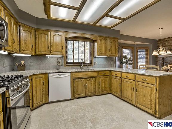 3rd image of 6020 S 102nd St