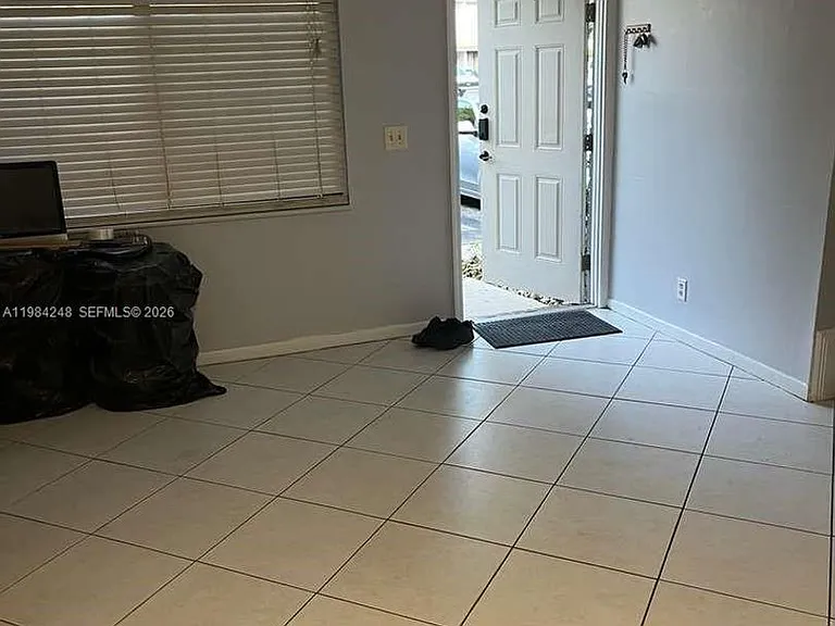 9787 Riverside Dr #62-4 — Photo 5