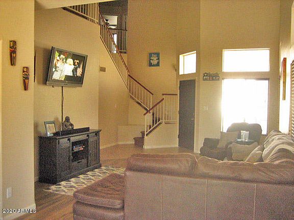 4th image of 1039 E Brentrup Dr