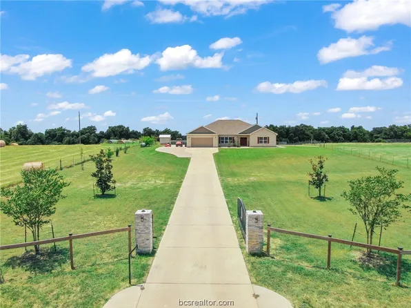 6404 Trackside Rd, Chappell Hill, TX 77426