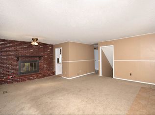 548 S Spring Creek Dr, Derby, KS 67037