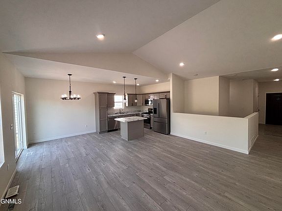 5th image of 1143 Tara Ln SW